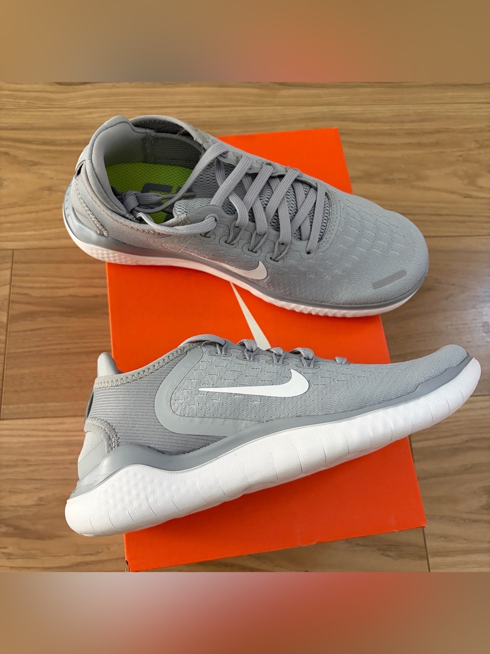 Women's Size  5.5 Nike Free RN 2018